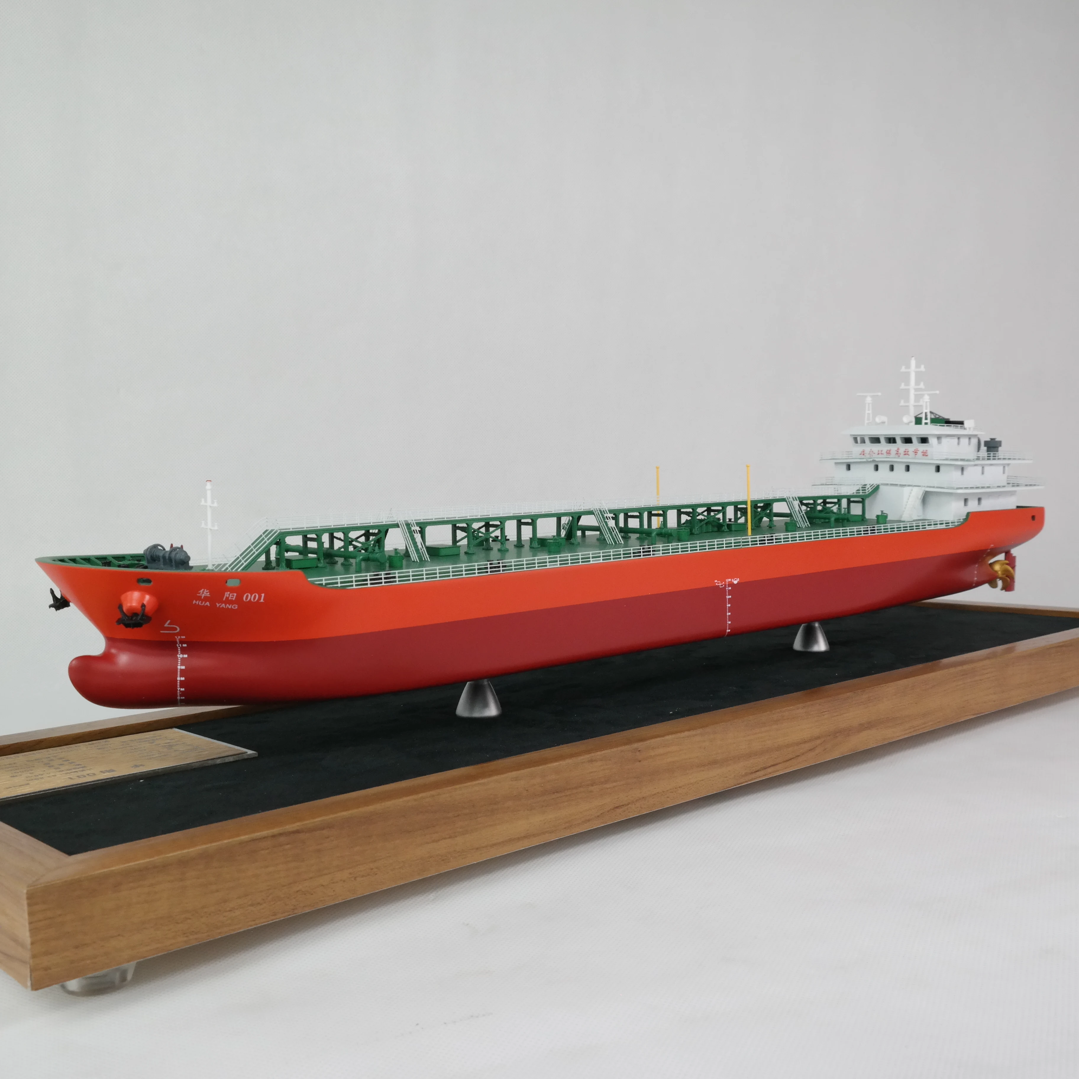 【A】O.A.S Factory's Customized 65cm Oil Freight Ship Model for Christmas Decorations