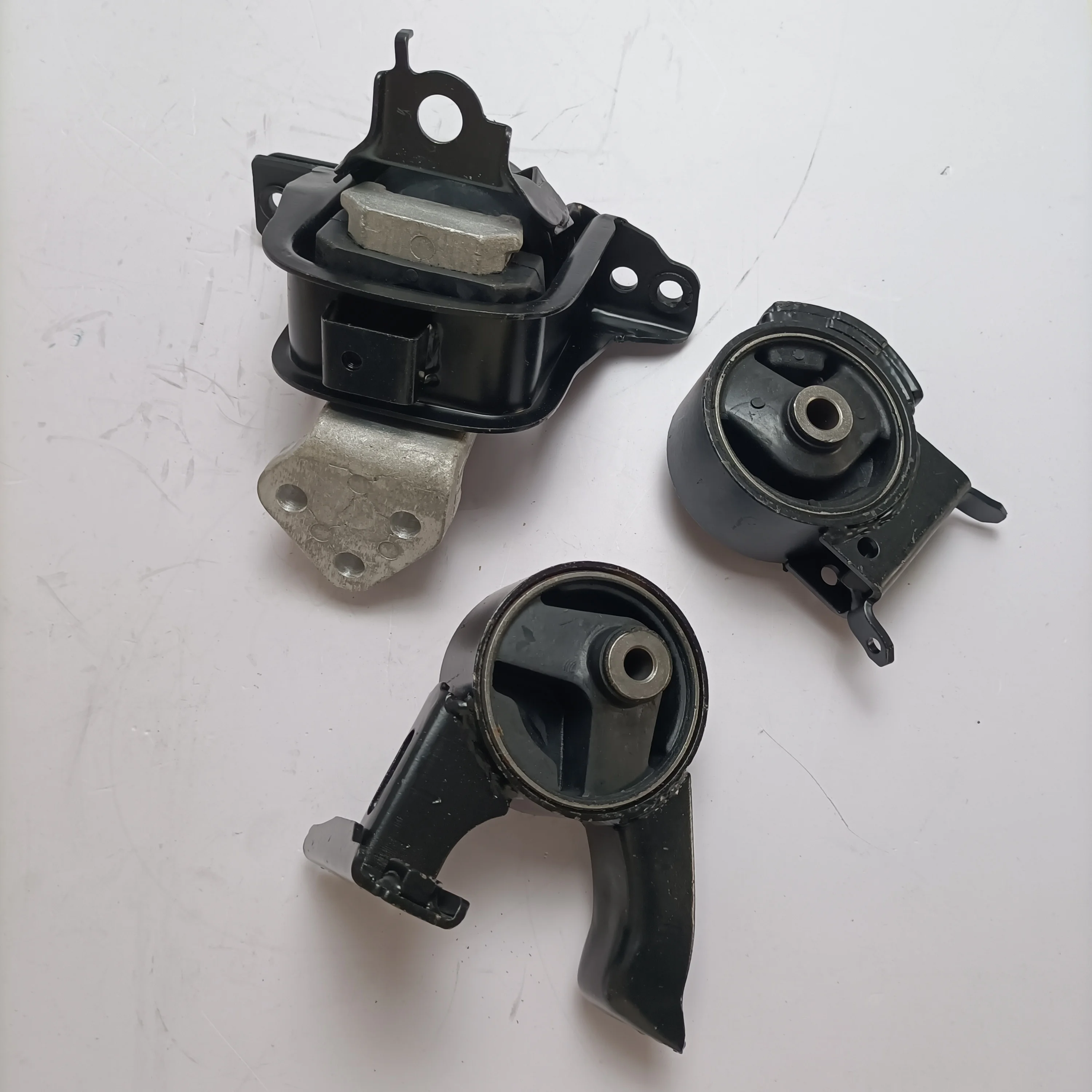 Car Engine Mount Set/Engine Bracket Set for Great Wall Florid GW4G15 1.5L