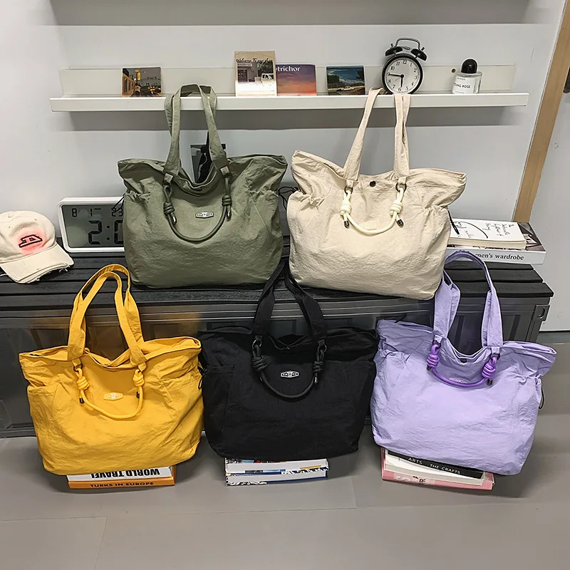 Unisex Large Capacity Lightweight Commuting Shopping Tote Bag Fashionable Casual Zipper Closure Shoulder Bag