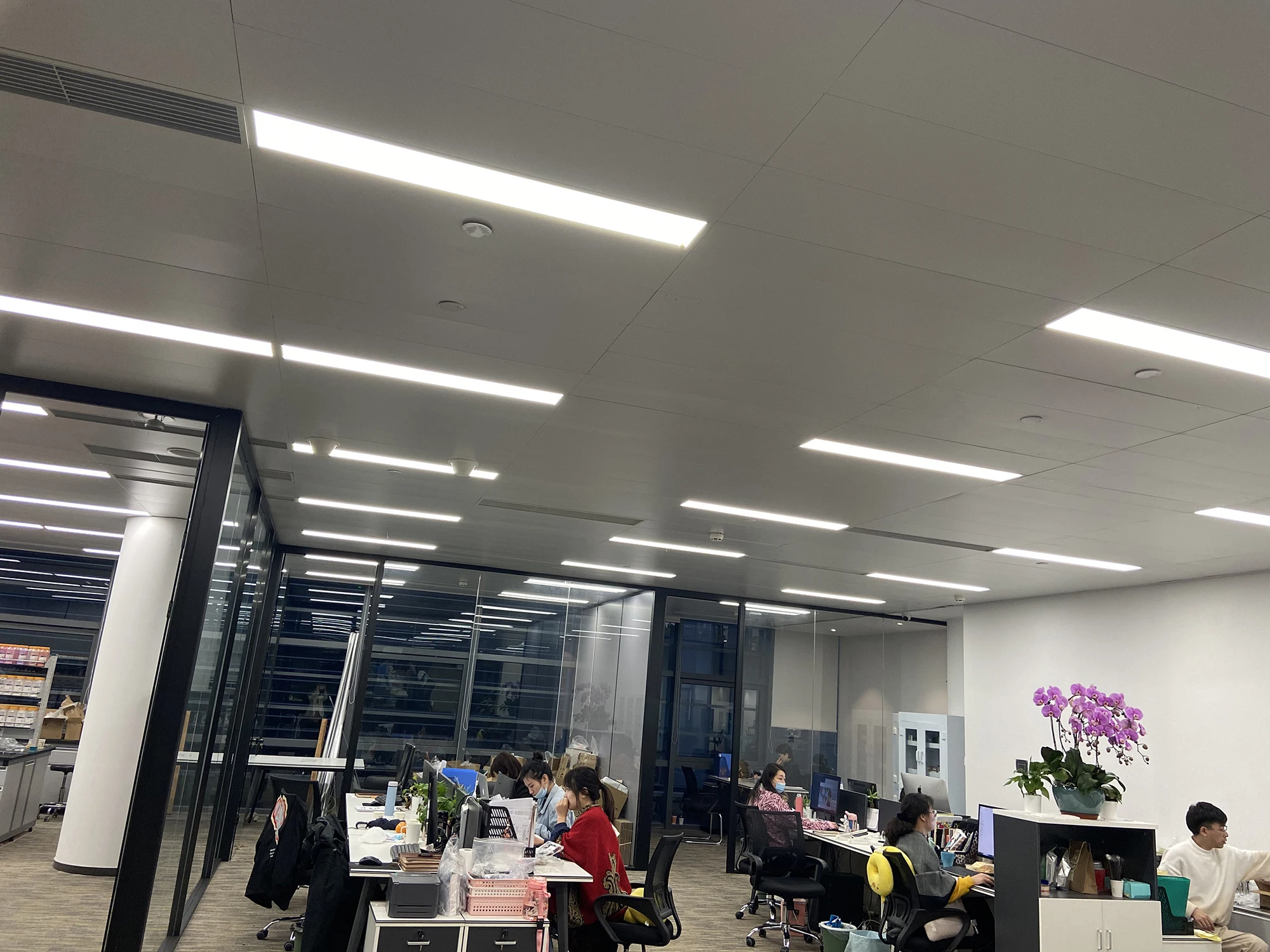 Fujian Ishine Cosmetics Co., Ltd. 3