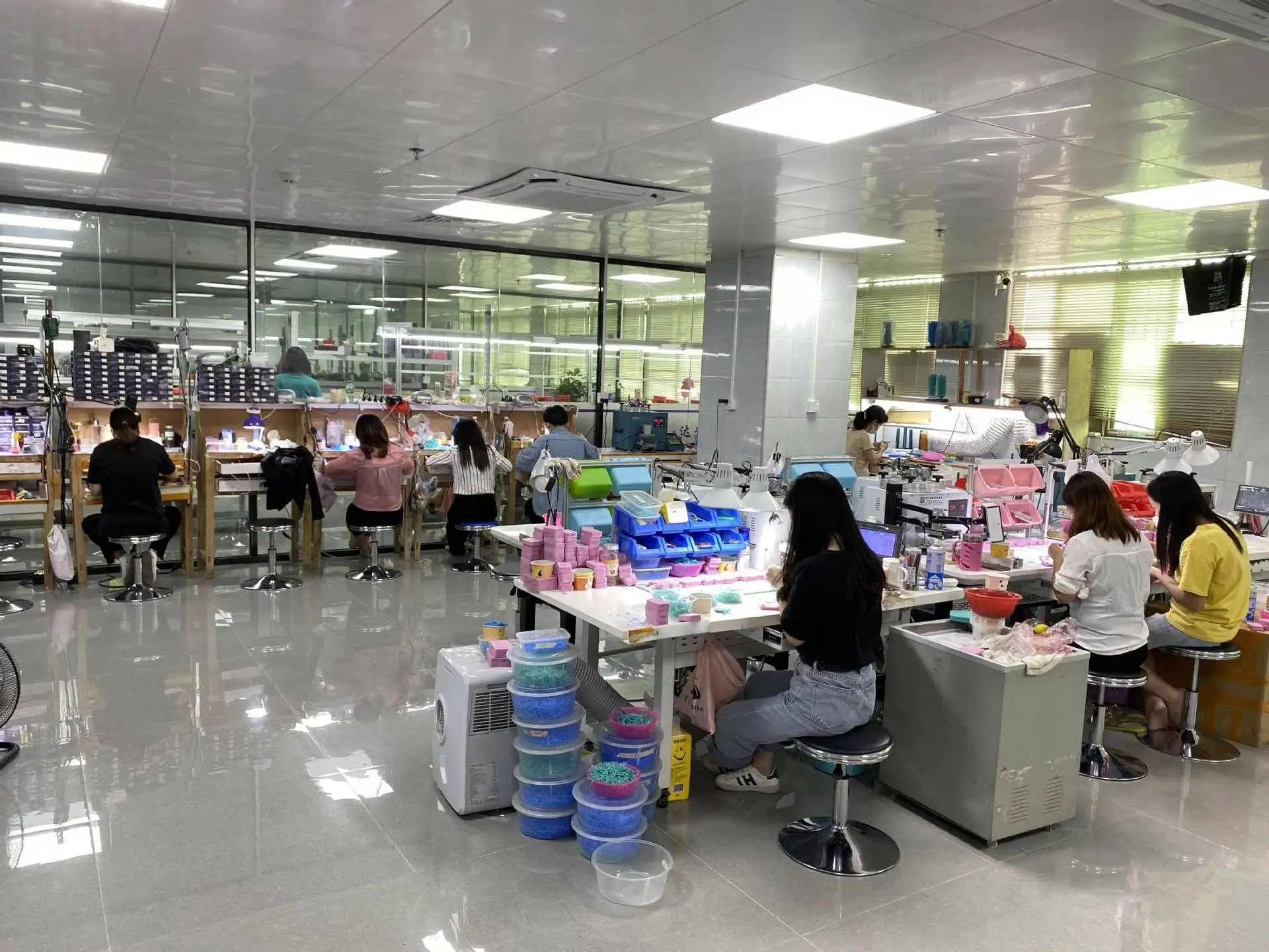 Haifeng County Delila Jewelry Firm