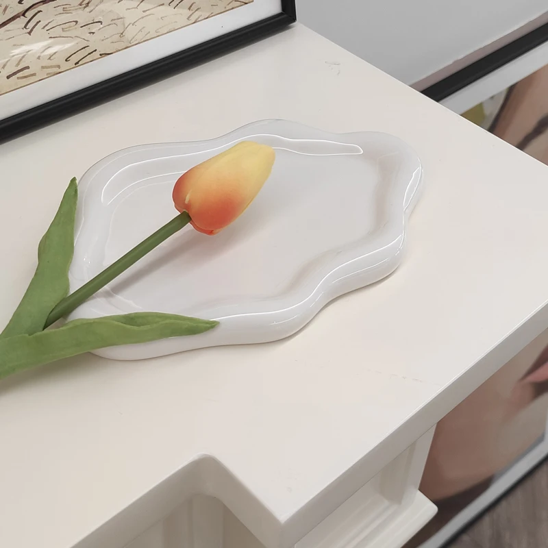 New Simple Design White Cloud Shape Ceramic Plate Serving Tray for Home Decor