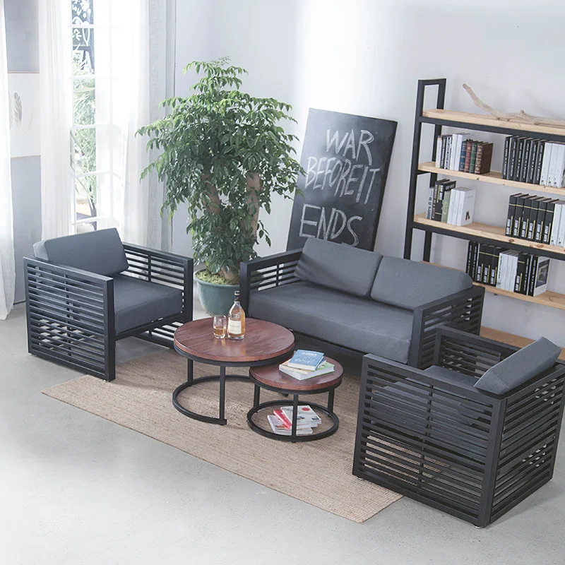 En general Reina Permanecer Source Nueva llegada de diseño simple muebles de sala de muebles para el  hogar de metal sofá conjunto para la venta on m.alibaba.com
