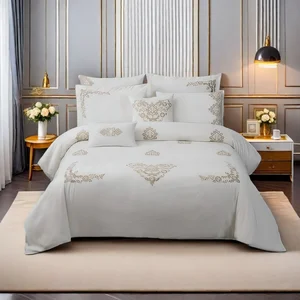 Bedding Set Solid Color Luxurious Customized Embroidered Microfiber Comforter Set