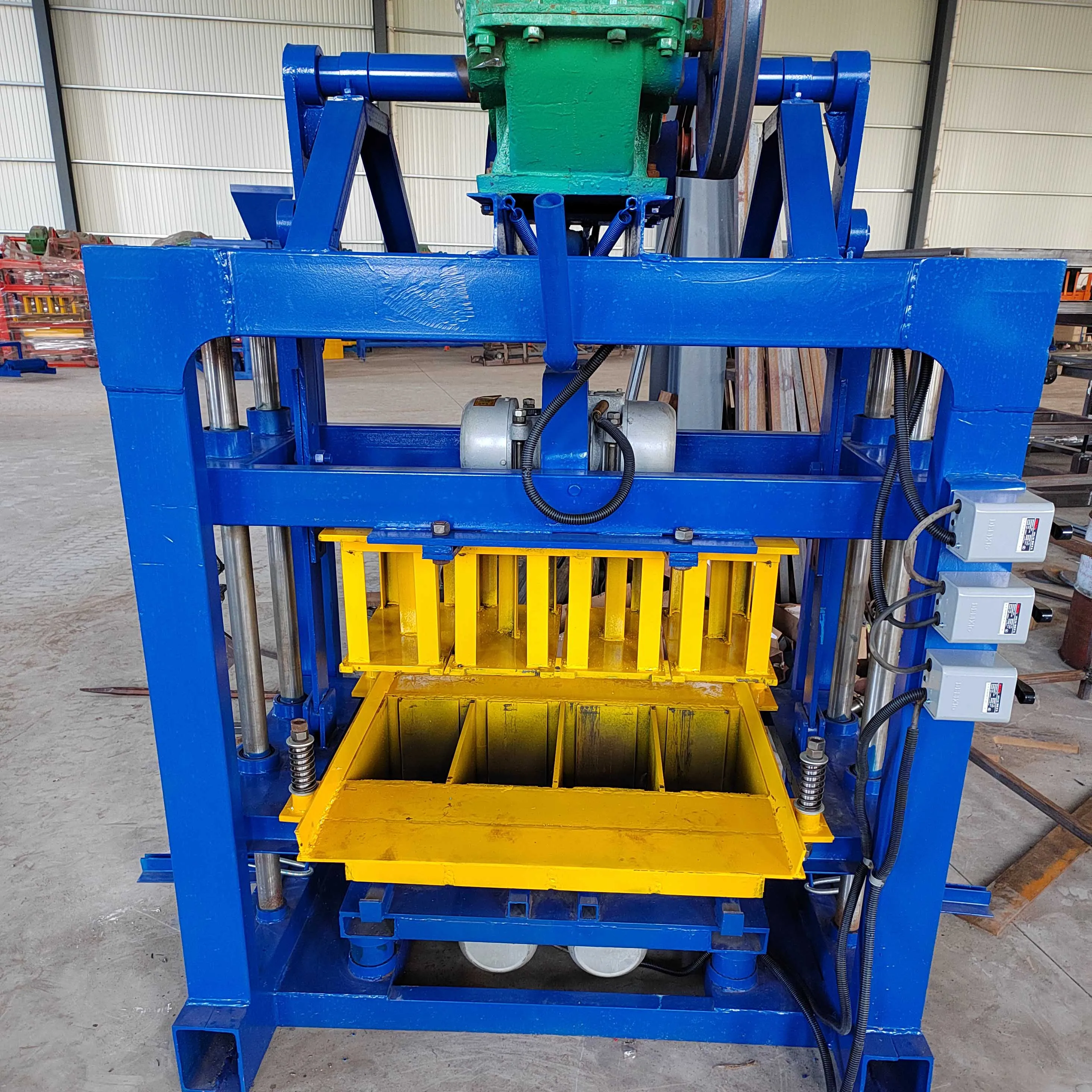 Small Clay Brick Making Machine Hallow Blocks and Red Brick Making Machine Recycled Plastic Bricks Making Machine
