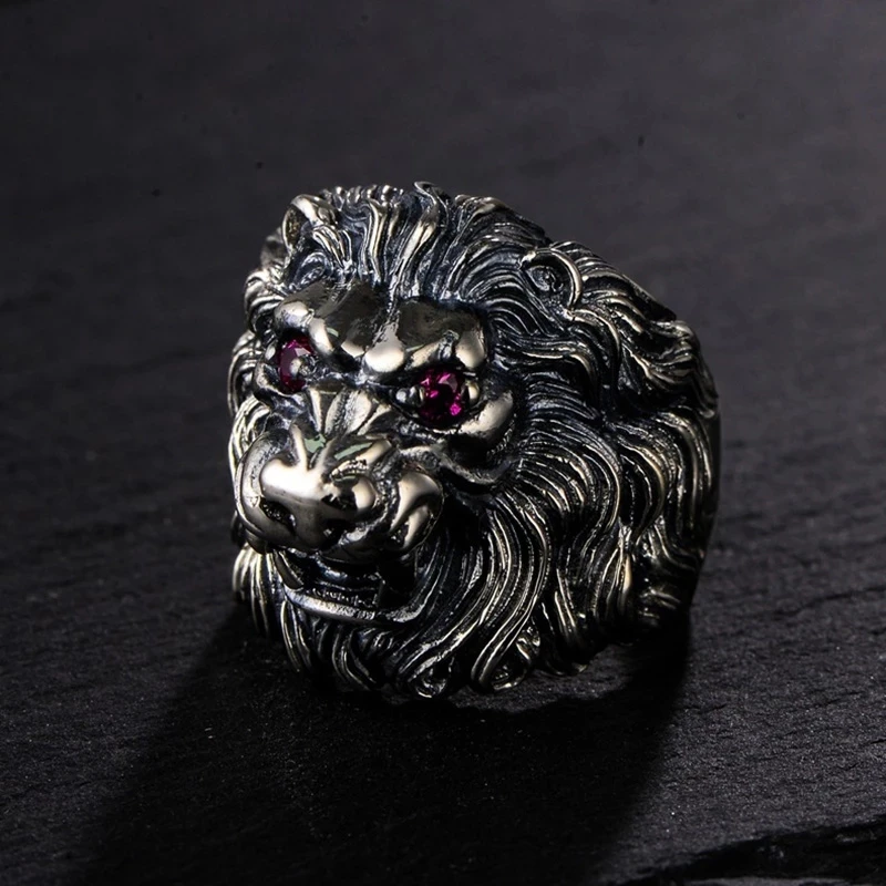 正品925纯银狮子王戒指男士红眼镶嵌cz石头动物男戒指精美饰品 Buy 高级珠宝 925纯银狮子戒指 动物戒指product On Alibaba Com