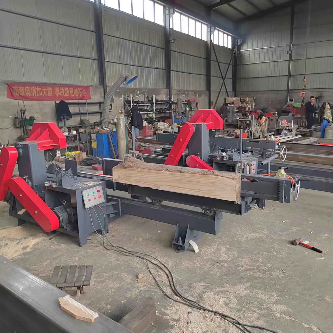 Factory directly sell Woodworking Machinery Wood Log Sliding Panel Saw Machine Wood Cutting Sliding Table Saw