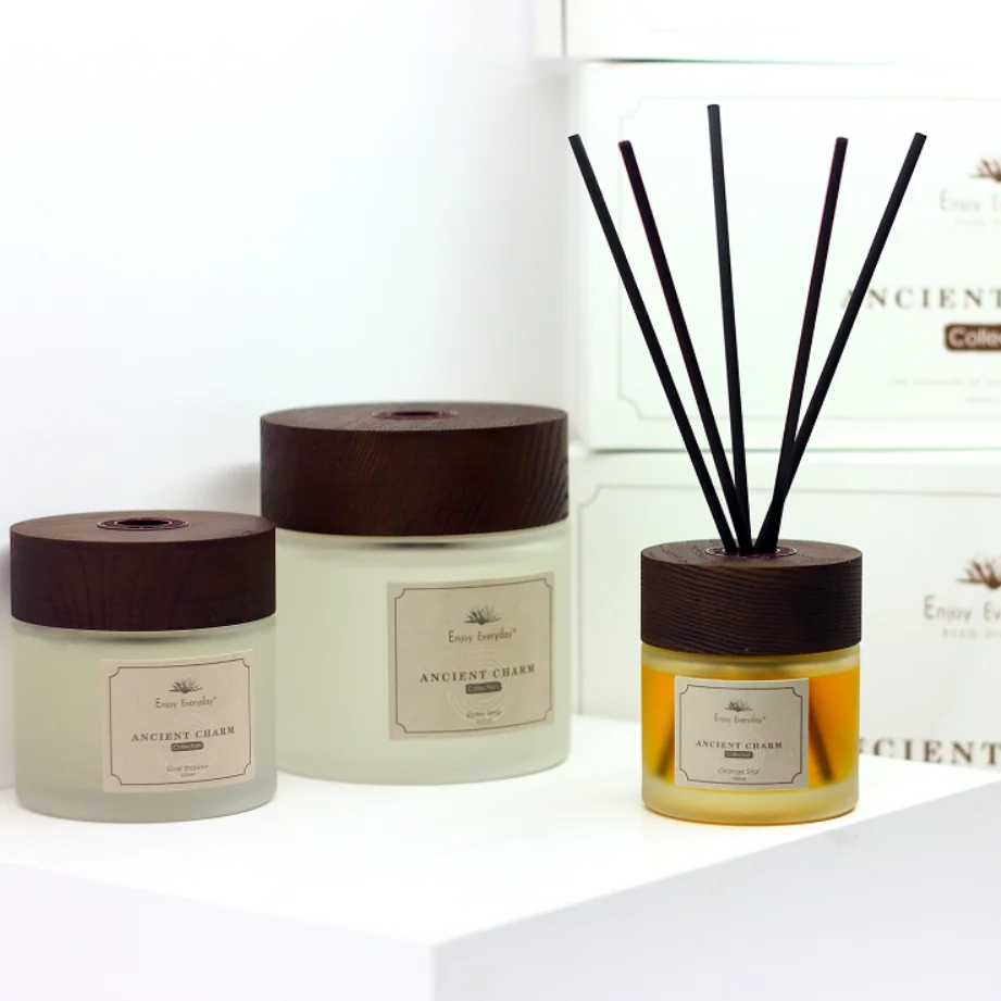 High-end Luxury Custom Labels Strong Long Fragrant Aromatherapy Reed Diffuser Glass Bottle Diffuser