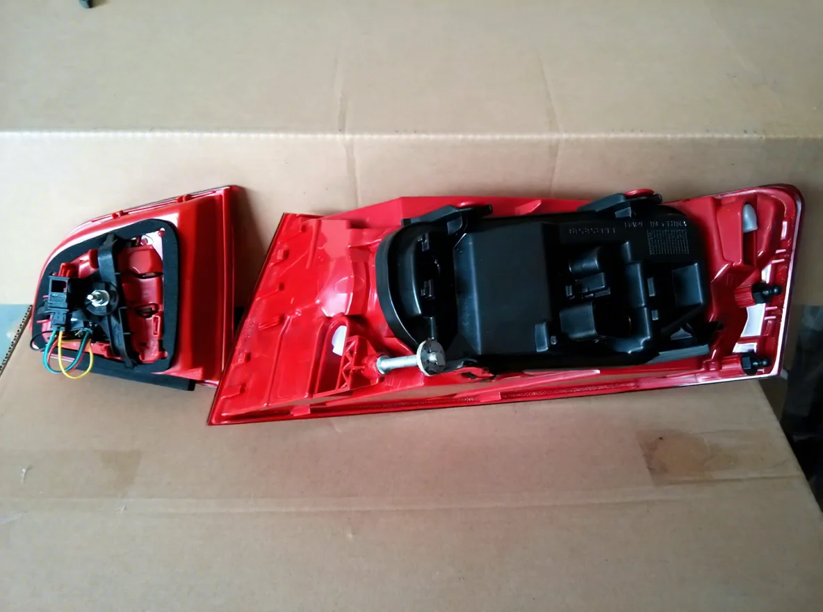 Audi A6 テールランプ 左側 4F5 945 095 J LED Tail Light for Audi A6 (2009-2011) - E-Mark Certified, OEM 4F5