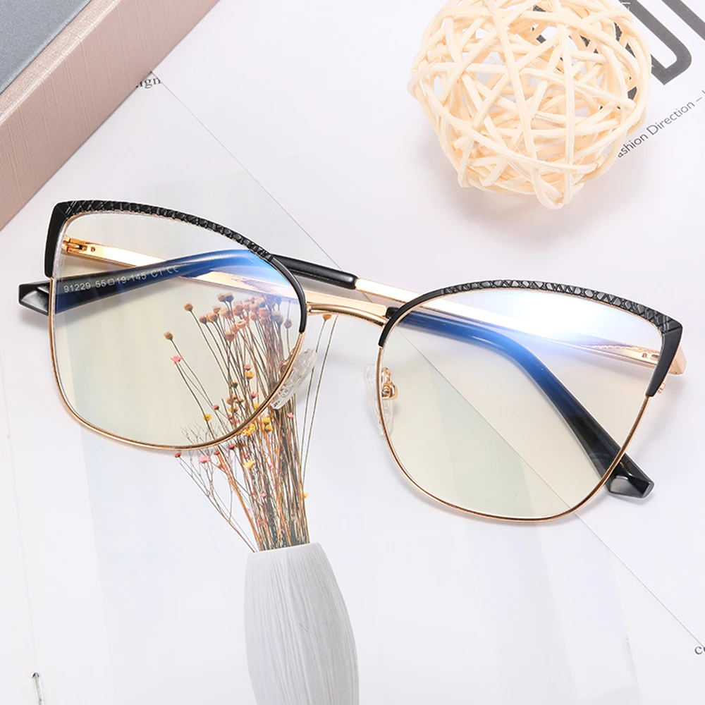 Gafas de aumento para mujer, lentes de ojo de gato de Metal de diseñador de  marca, filtro de computadora, lectores de luz azul, gafas blancas elegantes  populares - AliExpress