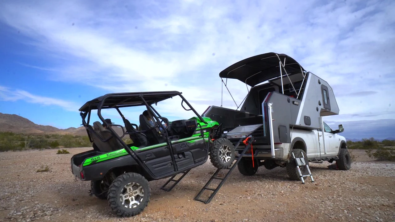 4x4 Pickup Offroad Slide In Hardside Toy Hauler Truck Camper For Pickup Slide Camper Truck