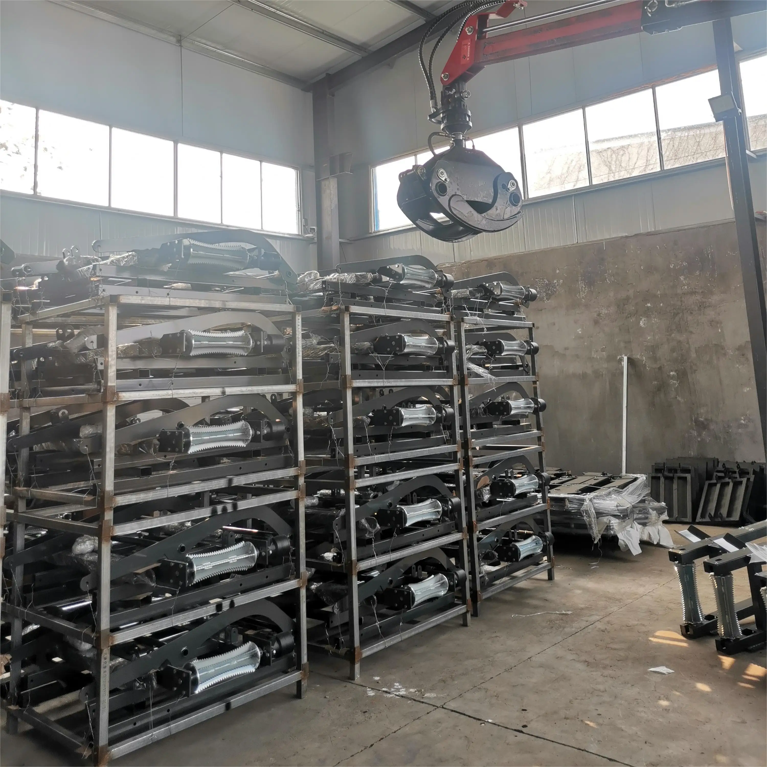 Bossworth Log Table with Hydraulic Feed Roller and Hydraulic Chain Log Deck with Hydraulic Feed Rollers and Hydraulic Chain