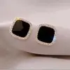 11 pernos de oído cuadrados B1013