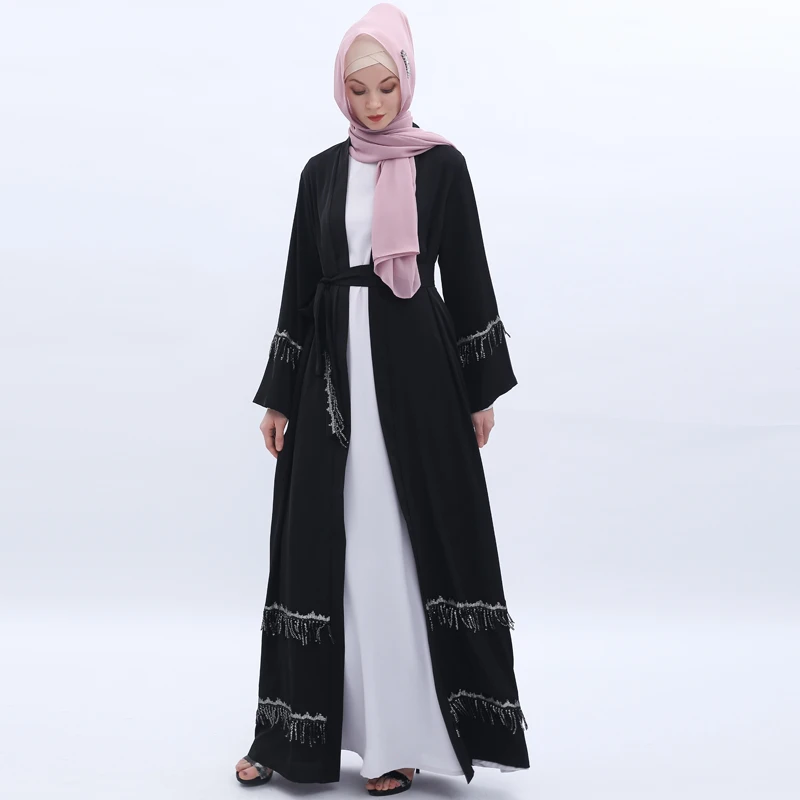 abaya ouverte devant
