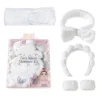 Conjunto blanco de cinco piezas.