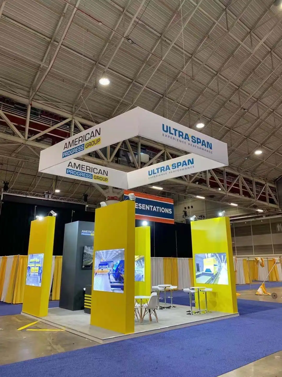 Portable Booth Backdrops Customize Logo Curved Display Stand Exhibition