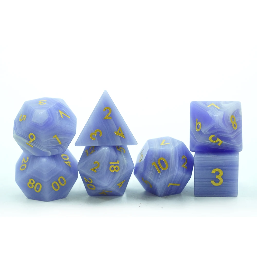 Yushun Lá-dhéanta Blue Stripe 7PCS RPG Dungeons and Dragons Socraigh Lógó Saincheaptha Polúhialarchair Lógó Cloghchloch Dice do DND Cluichí