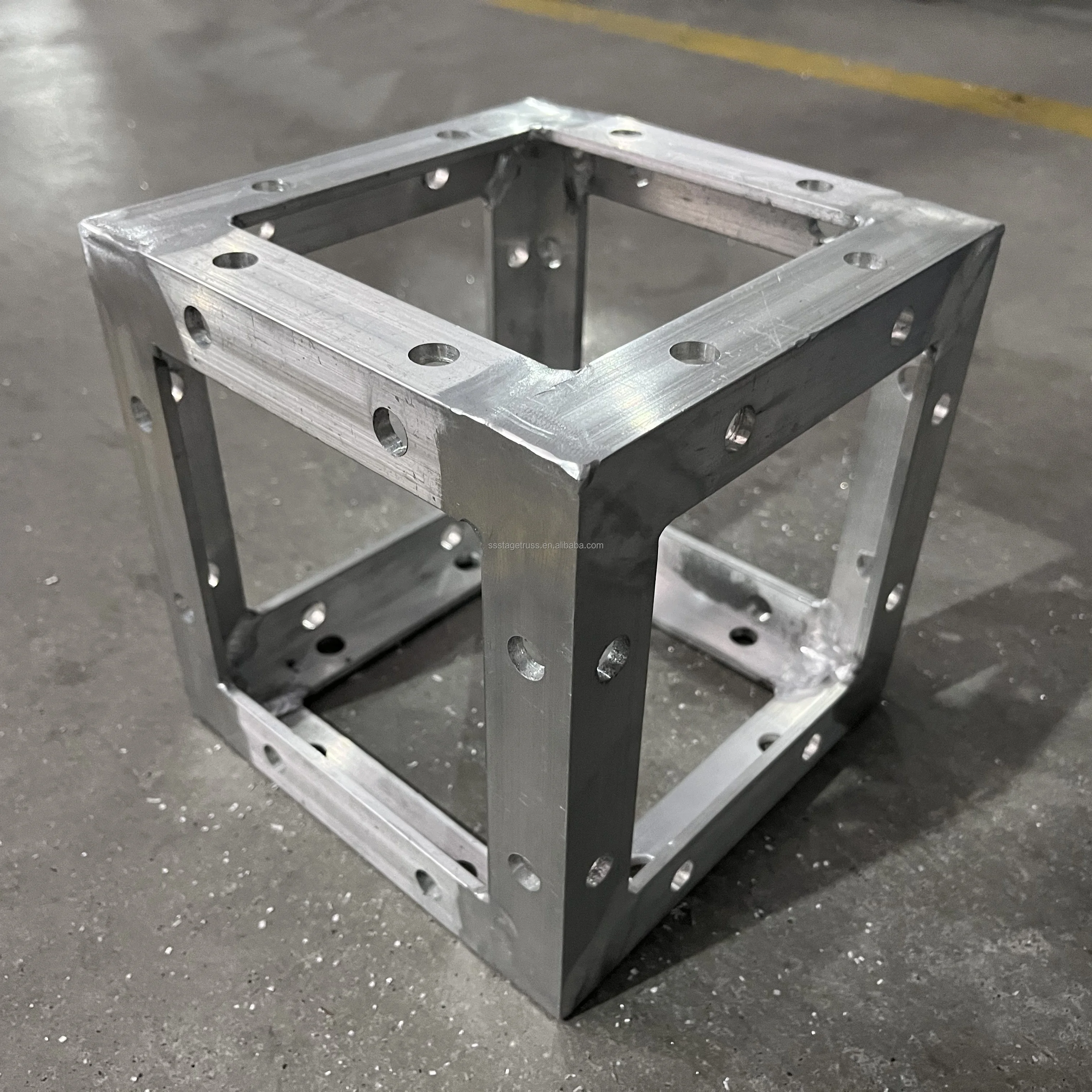 product aluminum bolt truss 6 way corner box stage lighting display eye bolt truss connector for sale-7