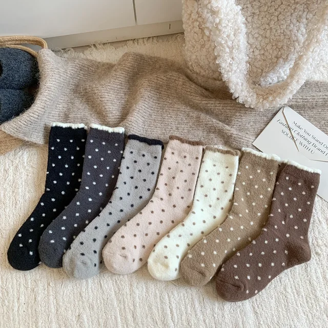 Women's Crew Socks High Quality Comfortable Fashion Winter Warm Girl sleeping Fuzzy Socks girls Thickened Soft Cozy Fluffy Socks