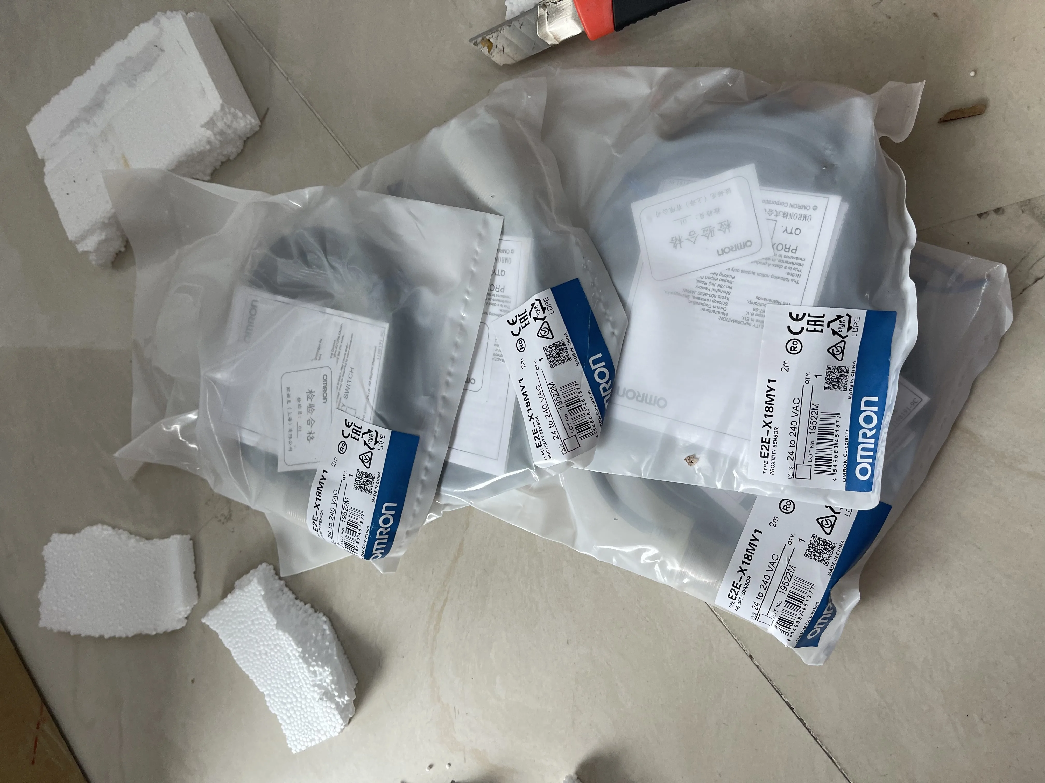 Omron Proximity Sensor E2E-X18MY1 Omron Proximity Sensor E2E-X18MY1