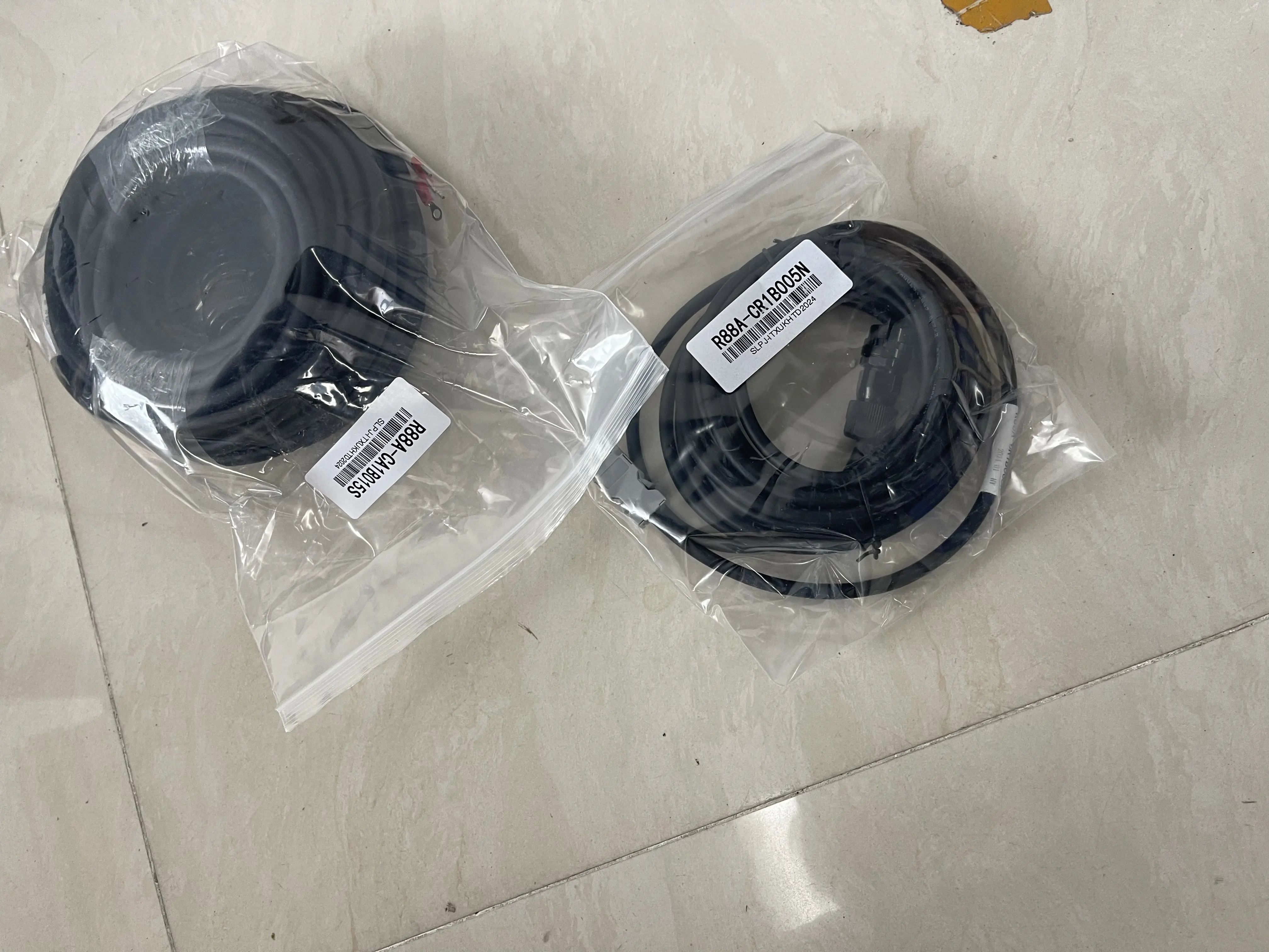 Omron Servo Motor Cable R88A-CR1B005N, R88A-CA1B015S Omron Servo Motor Cable R88A-CR1B005N, R88A-CA1B015S