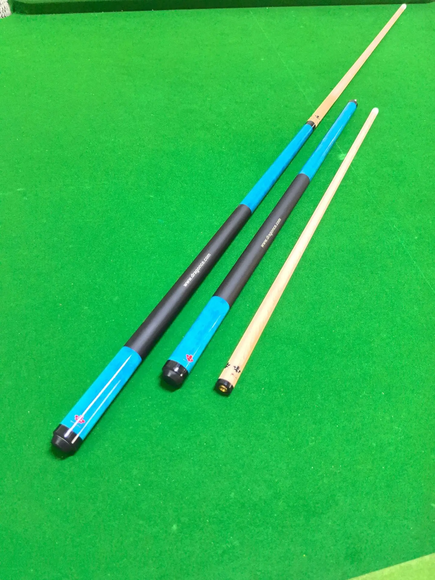 ビリヤード maple leaf Maple Leaf American & Chinese Style Pool Cues - Durable & Customizable