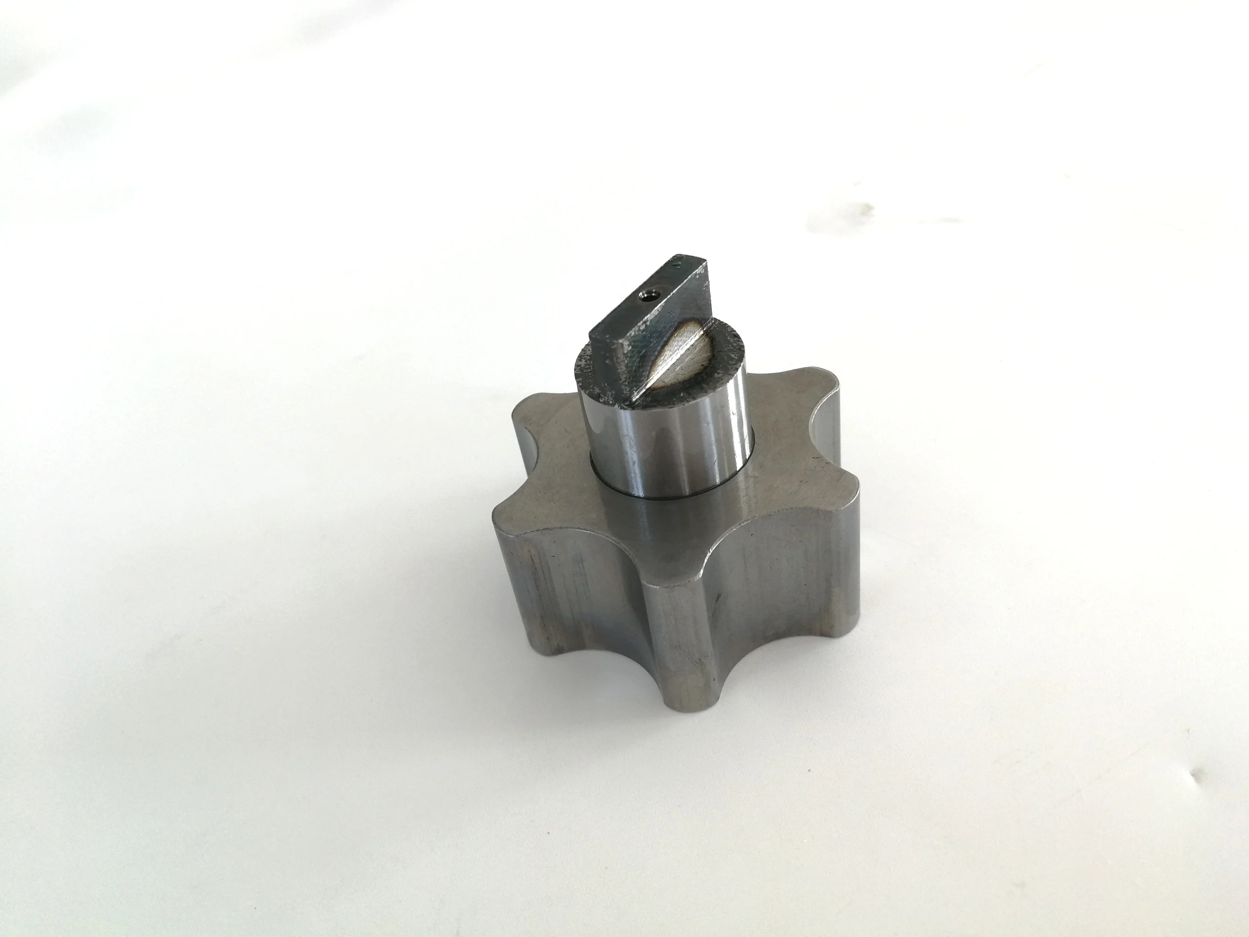 Oil Pump 2000570 for Howo Euro Truck Gearbox 16S151/181/2202/221