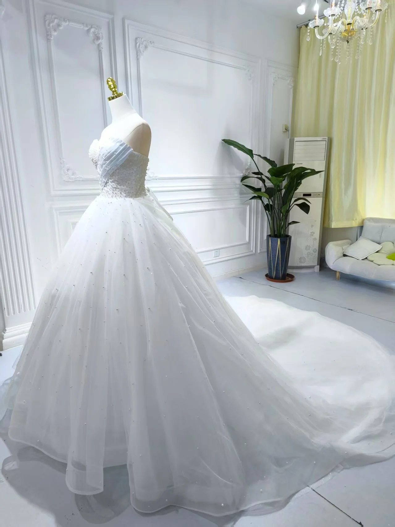 S0181N Modern A-Line Strapless Backless Design Lace Sequin Detail Dropped  Waist Plus Size Floor-Length for Wedding Dress