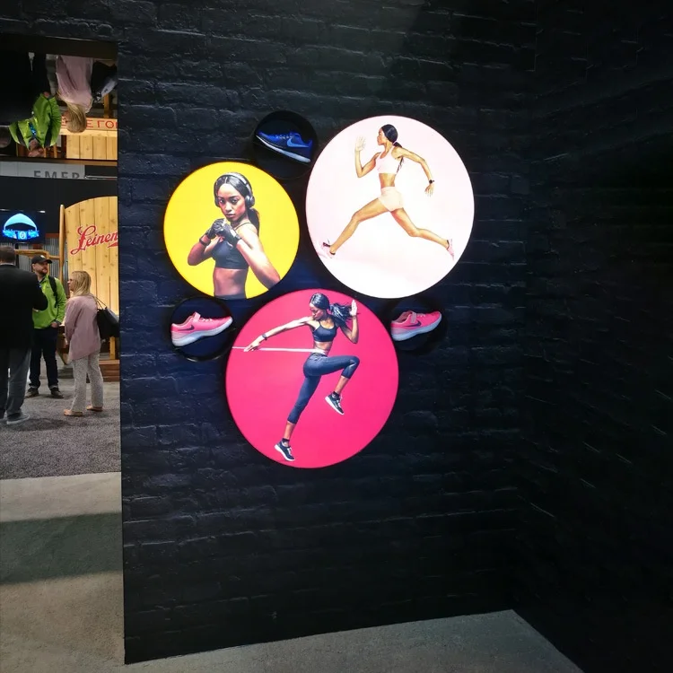 Pantalla Led personalizada triángulo Panel creativo Pared poligonal cartel publicitario Forma especial caja de luz retroiluminada