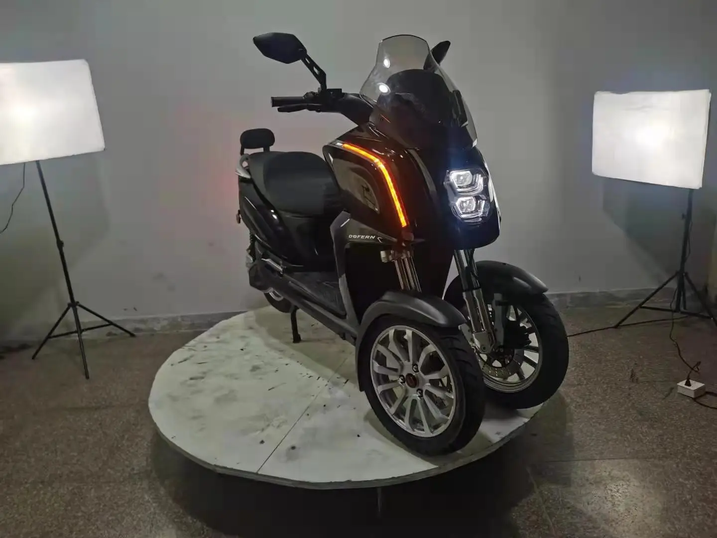 Three Wheel Electric Motorcycle Reverse Three Rounds Adult Electric ...