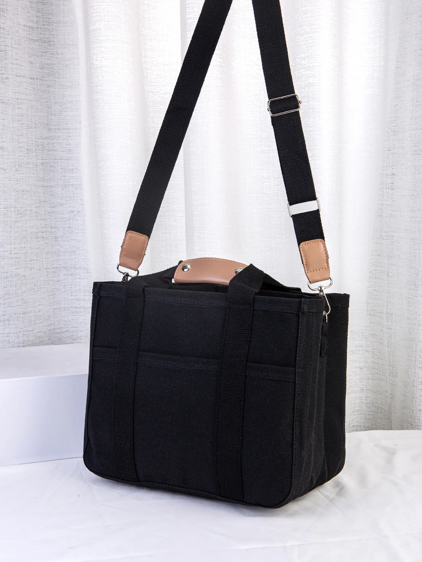 Crossbody tote bag