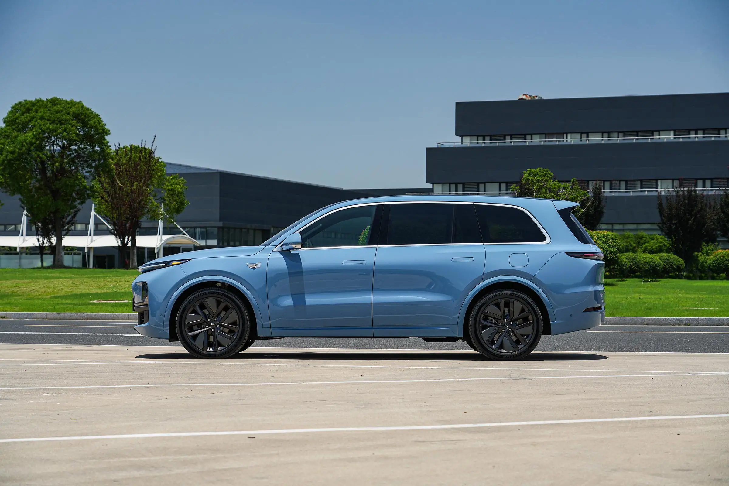 Hybrid Lixiang L8 Auto Electric Vehicles 6 Seats Suv Ev Cars Lixiang Hybrid Cars