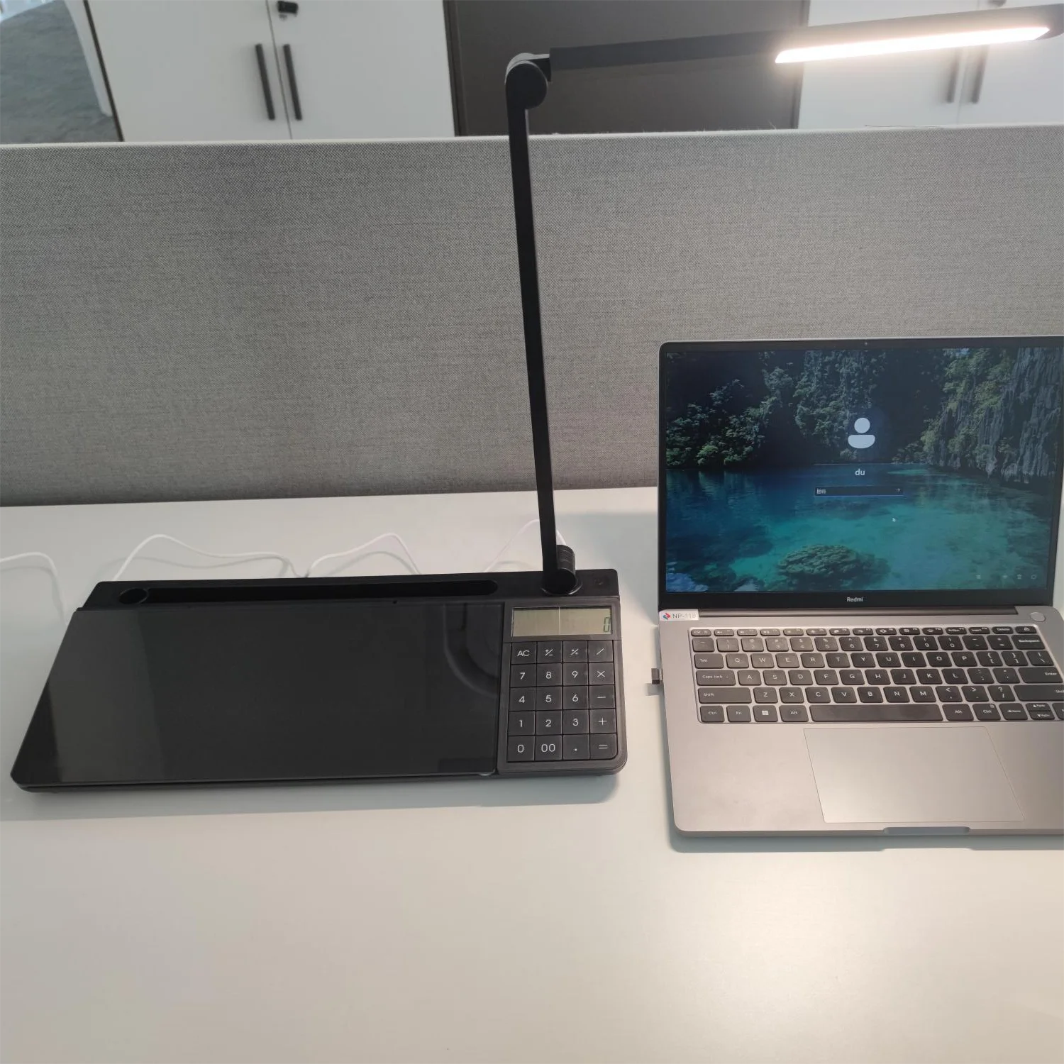 Настольный Органайзер со светодиодным светом (яркий может быть регулируемым)