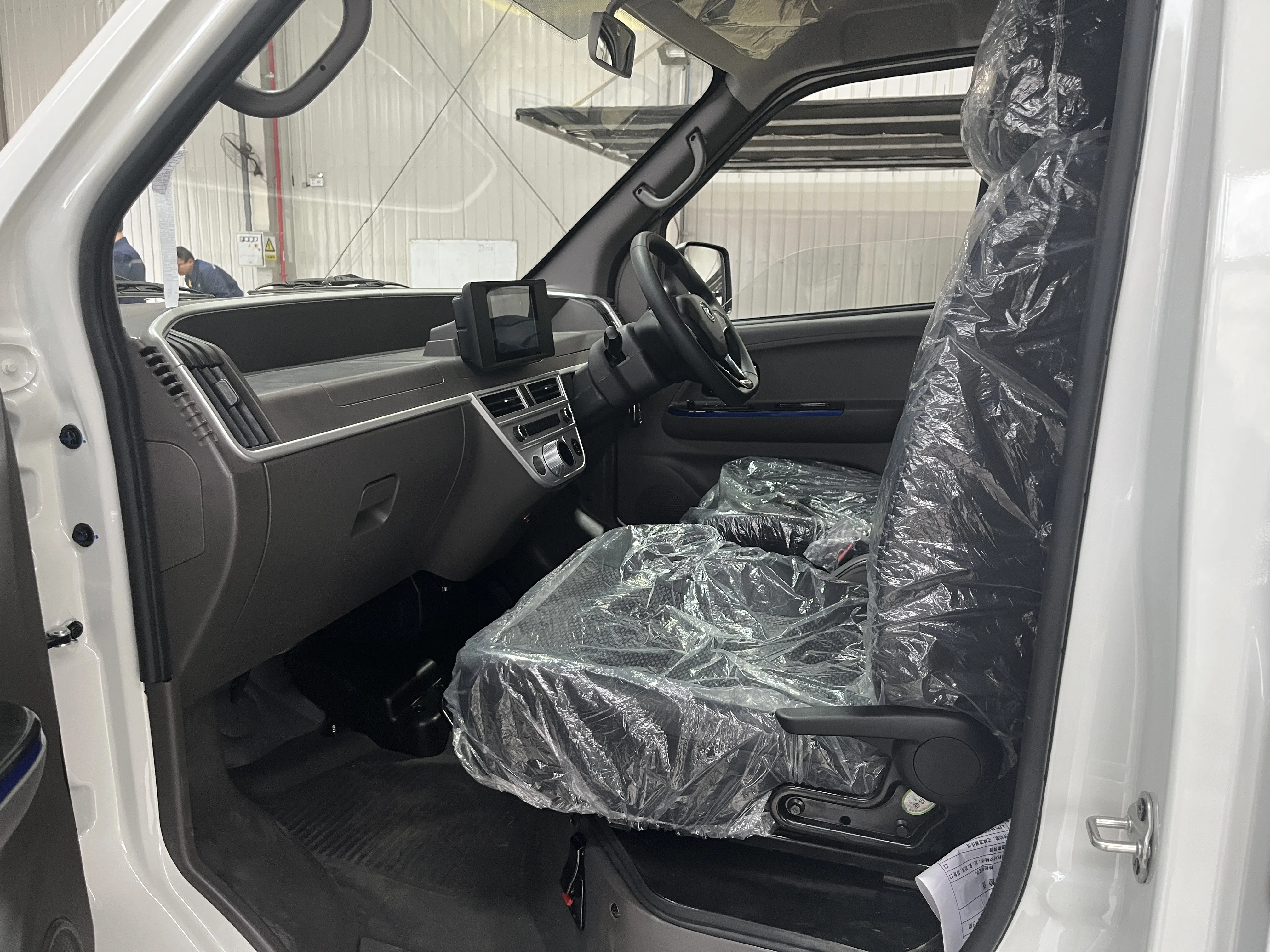 KAMA LHD Electric Mini Bus 11–14 Seats | 300km Range EV Passenger Van for Shuttle & Fleet Use