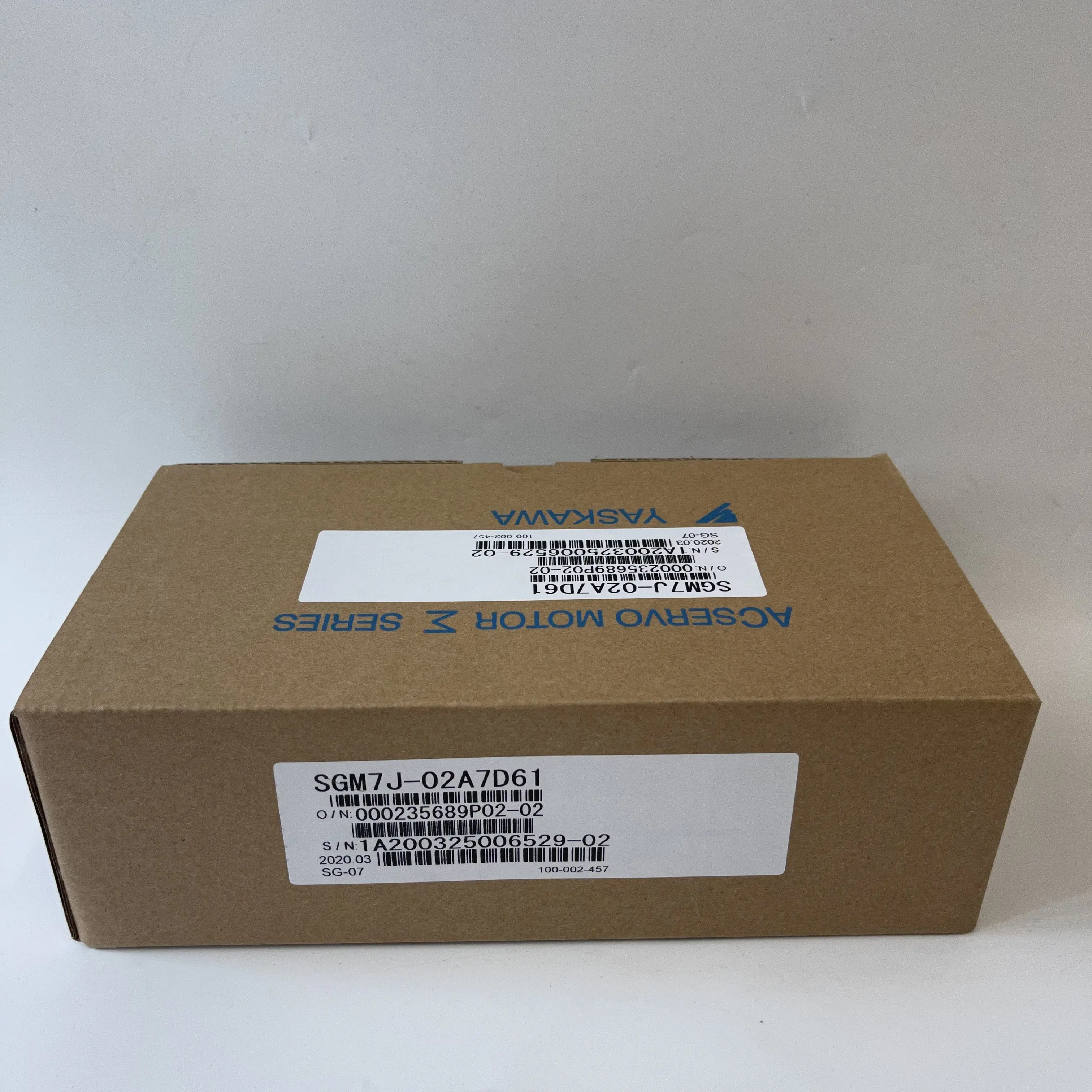 Yaskawa AC Servo Motor SGM7J-02A7D61