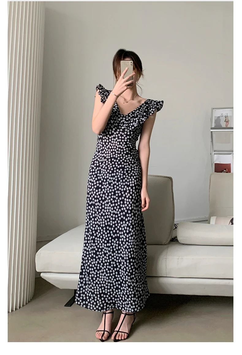 Black and white daisy dress v-neck temperament high waist  long dress  women