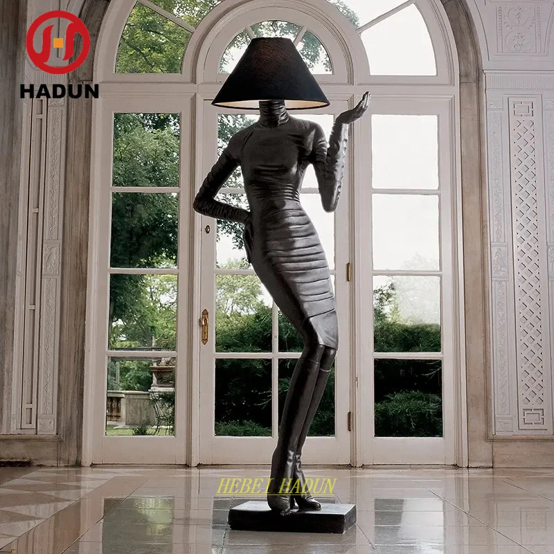 イタリア製女性像のランプ m12828074921_1.jpg?1670388068