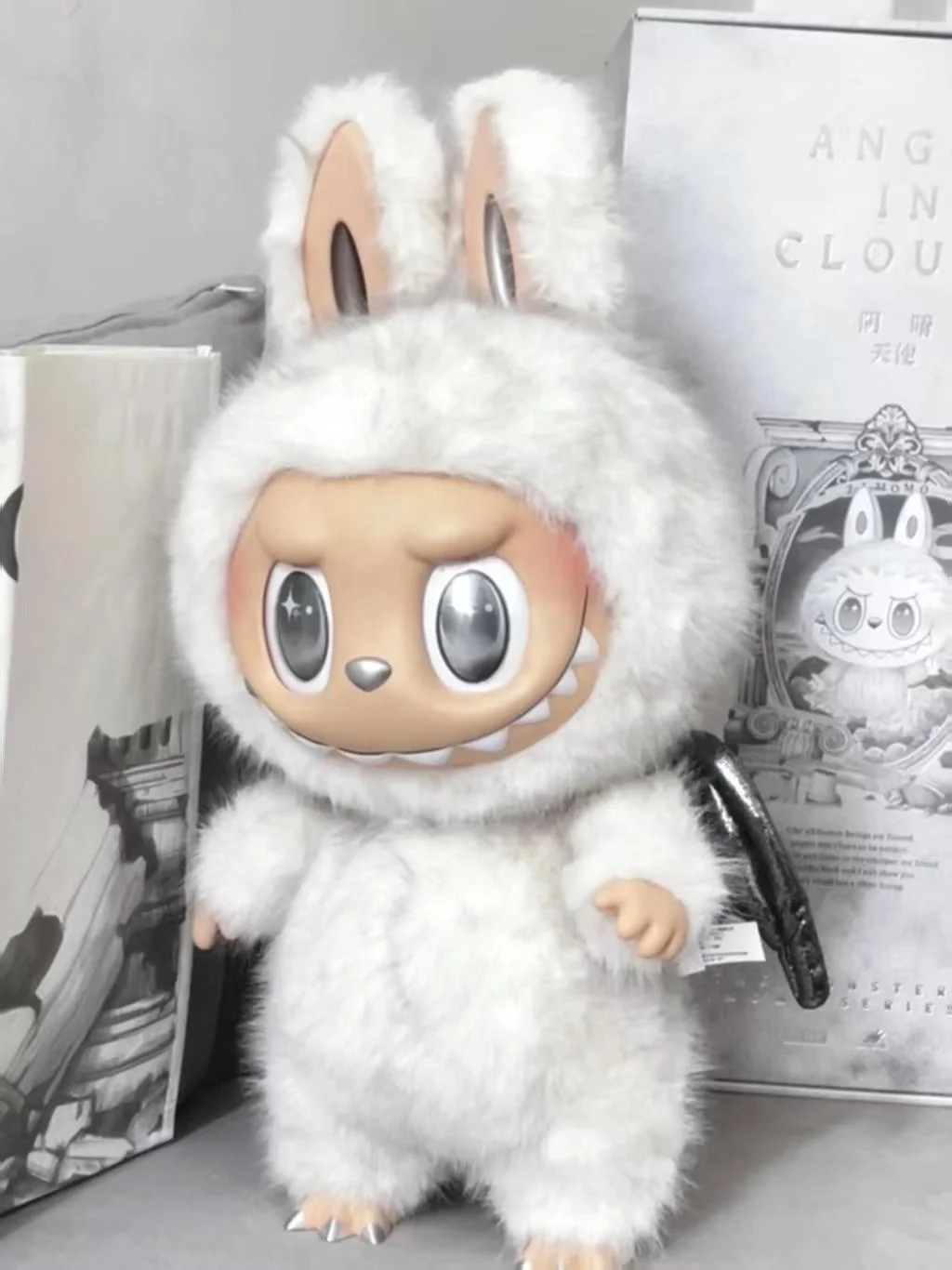 アイドル LABUBU Wholesale POP MART Labubu Zimomo Angel in Clouds Figure