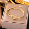 bracelet coeur creux en or-10