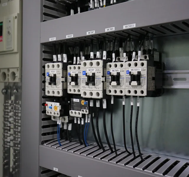 High Efficiency Indoor 12KV MV&HV Switchgear Systems Enhanced Electrical Distribution Safety MV&HV Switchgear