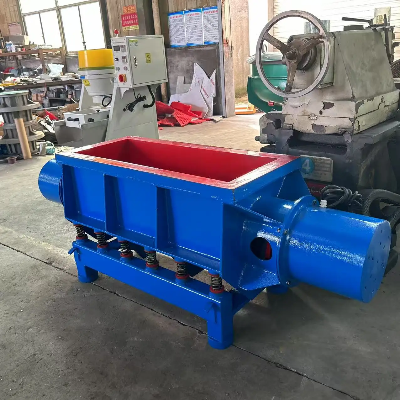 Continuous Long Vibratory Finishing Machine Vibratory Deburring Machine ...