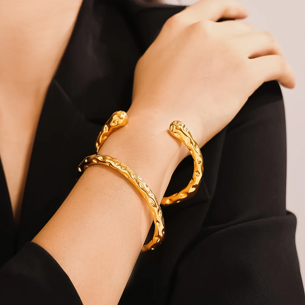 INS Style Small Open Irregular Hammer Bracelet Titanium Steel Plated 18k Gold Simple Retro Hand Jewelry Wholesale
