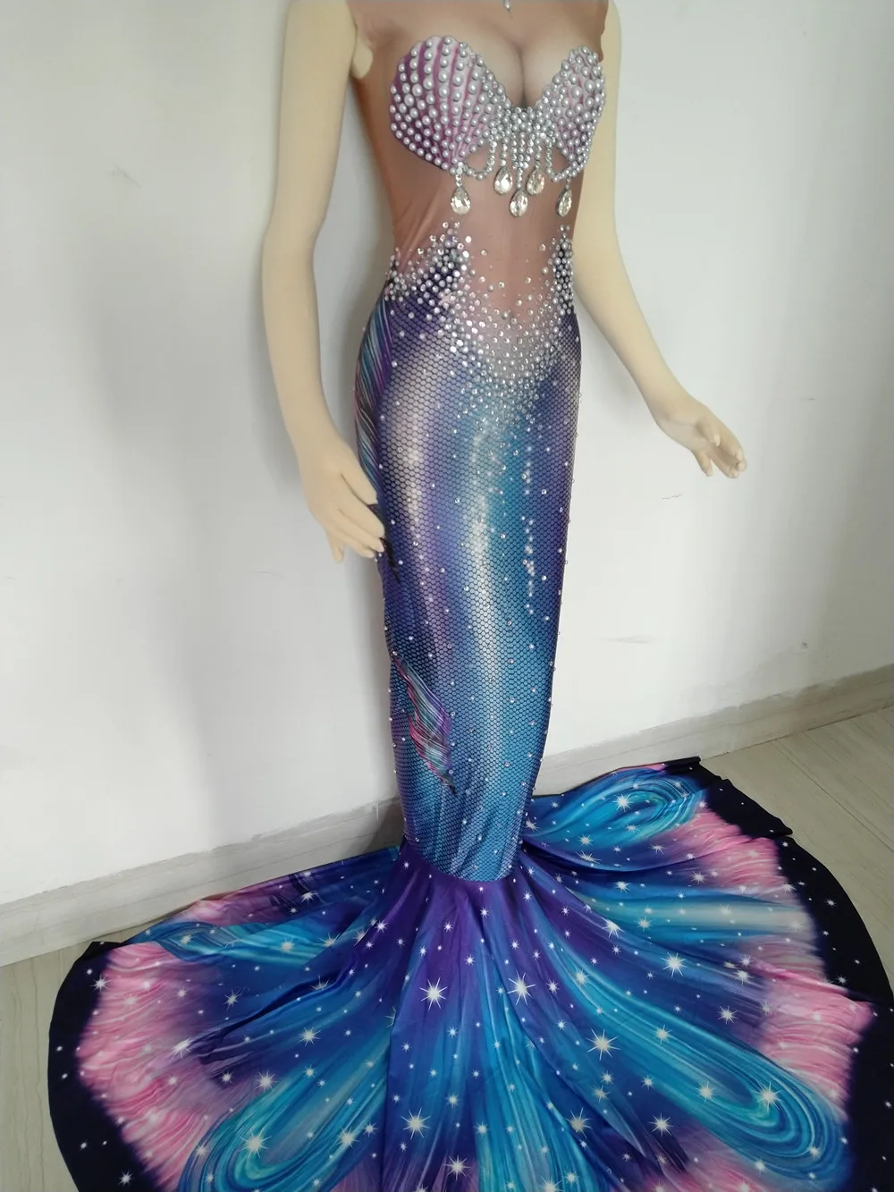 Designer Sexy Mermaid Cosplay Costumes Sleeveless Pearls Rhinestones  Wedding Party Dress Women Evening Gown Trailing Prom Dress