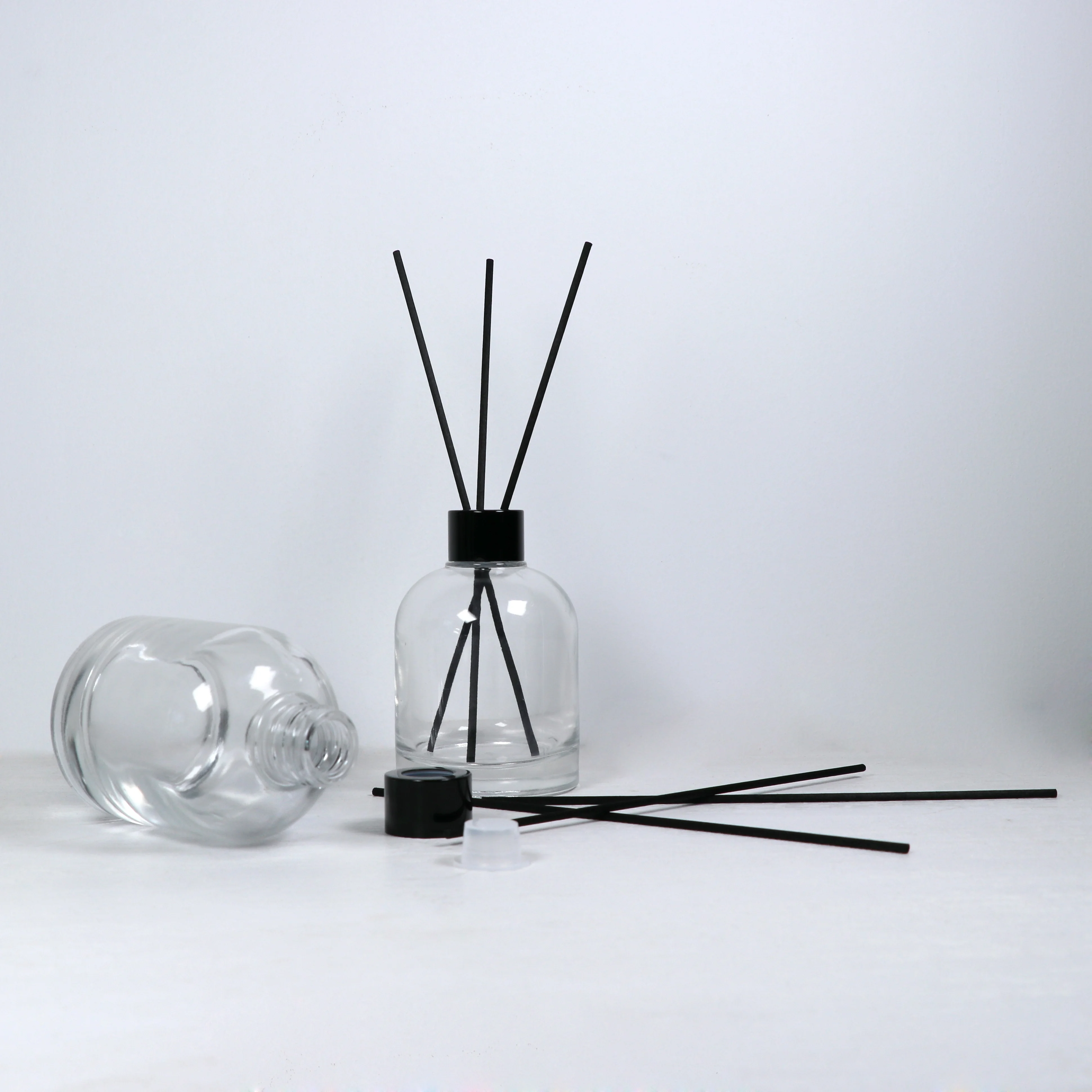 Empty 100ml 200ml Round clear Glass Aromatherapy perfume Reed Diffuser Fragrance Glass Bottle With Stopper