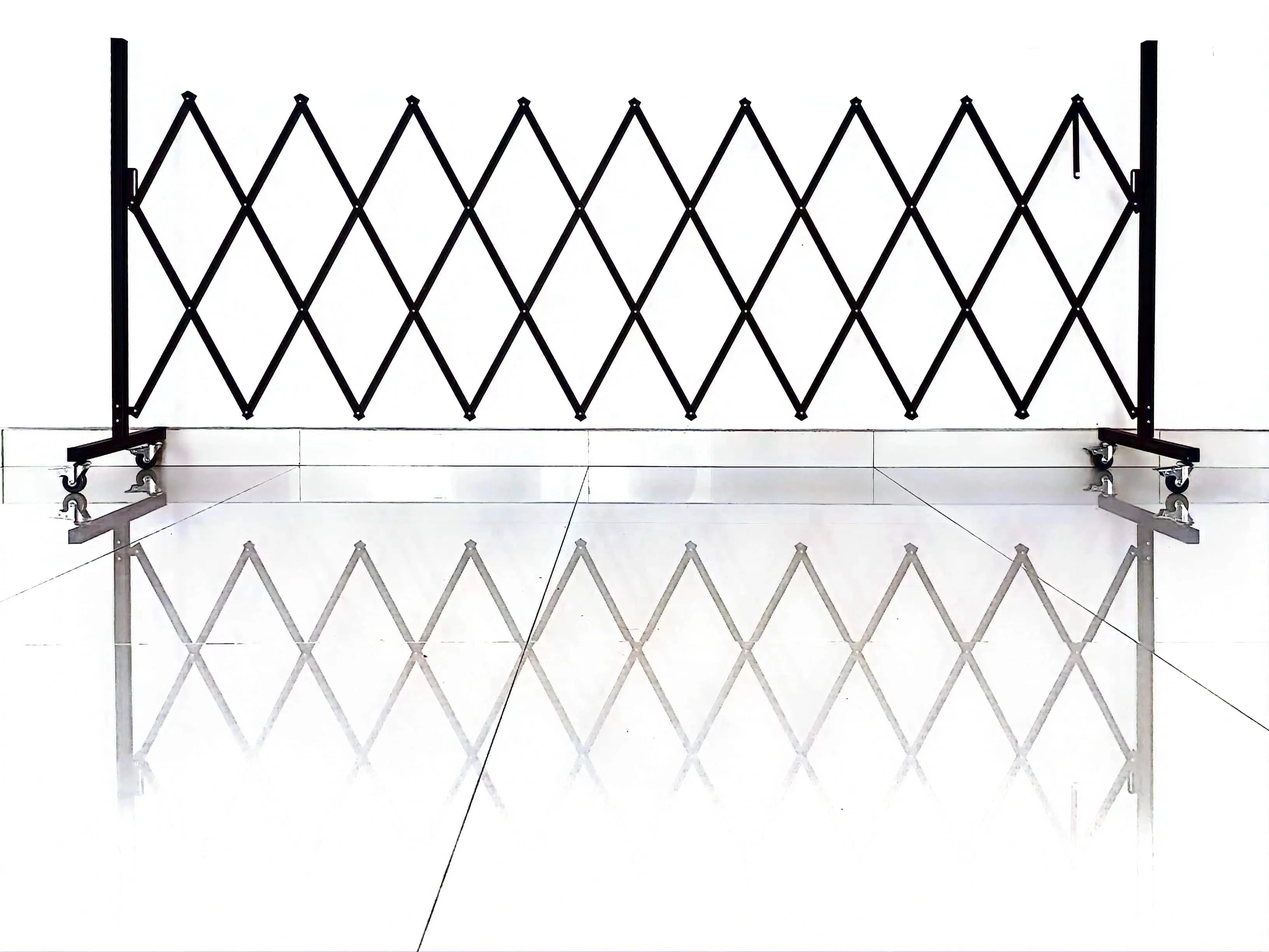 Retractable Security Fence	 Gates Scissors Folding Door Aluminum Iron Alloy Foldable Garden Gates Barrier Courtyard Doors