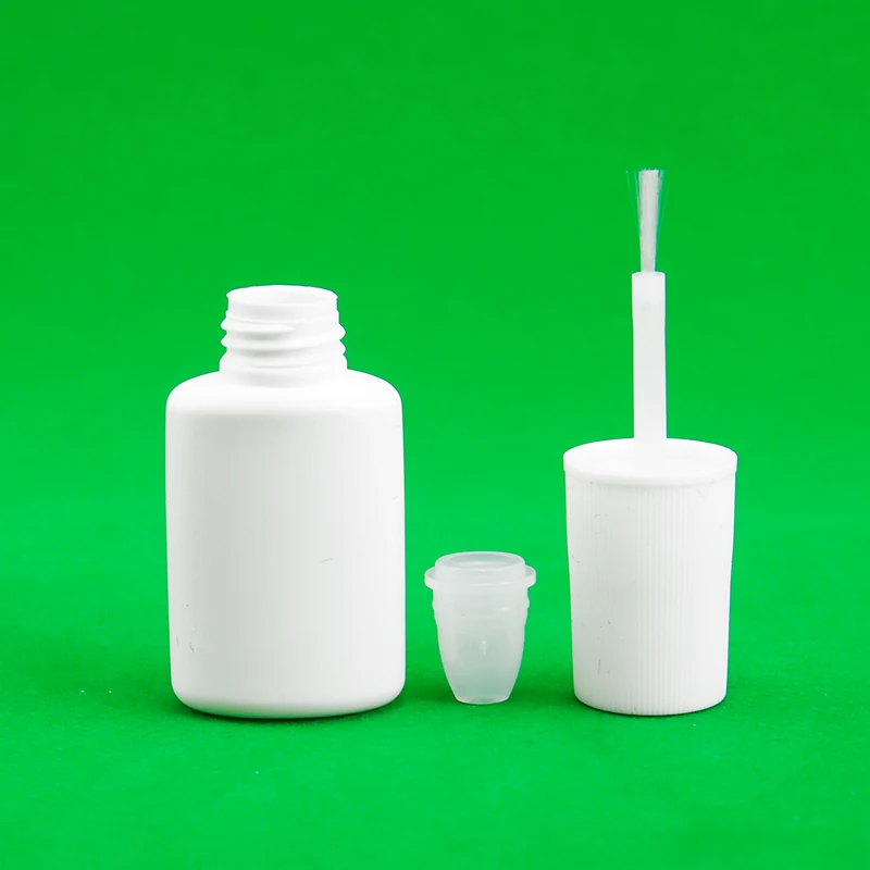 Bouteille en plastique HDPE avec pinceau bouteille blanche noire minimale pour les ongles Polish de cils colle Super colle pour l' utilisation de bouteille de cosmétiques