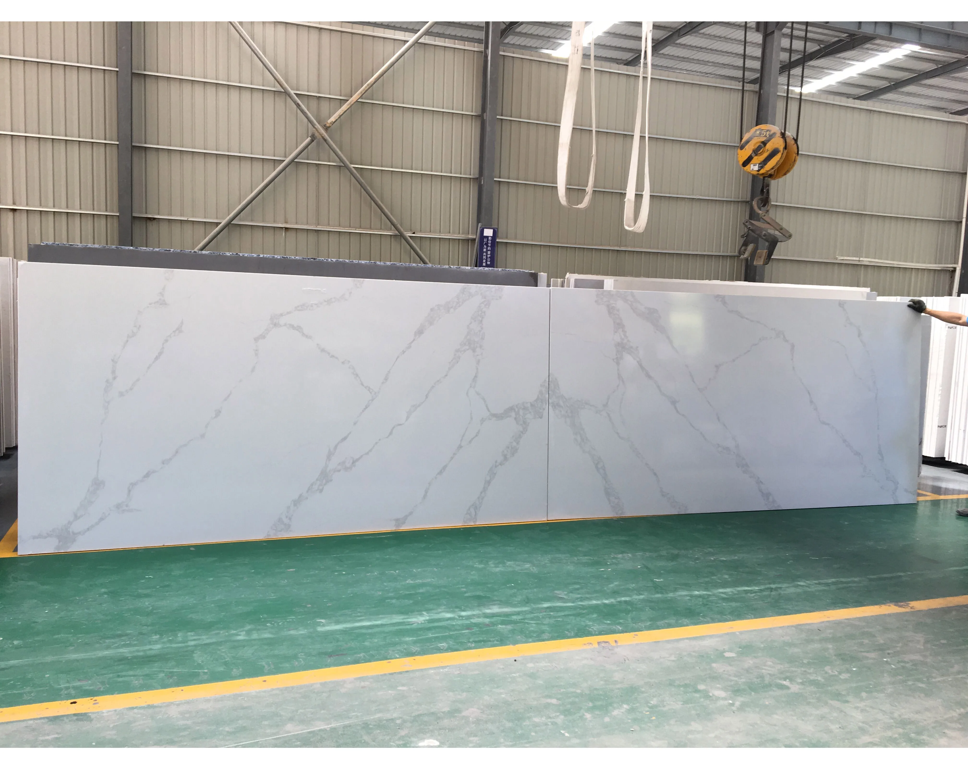High Quality Imitated Marble Jumbo Size Quartz Slab Calacatta Nuvo White  Super Veins Calacatta Quartz Stone Slab Price