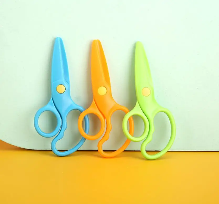 China Factory Children´s safety creative handmade scissors plastic  student paper-cutting scissors kindergarten handmade DIY toys as shown in  the picture in bulk online 