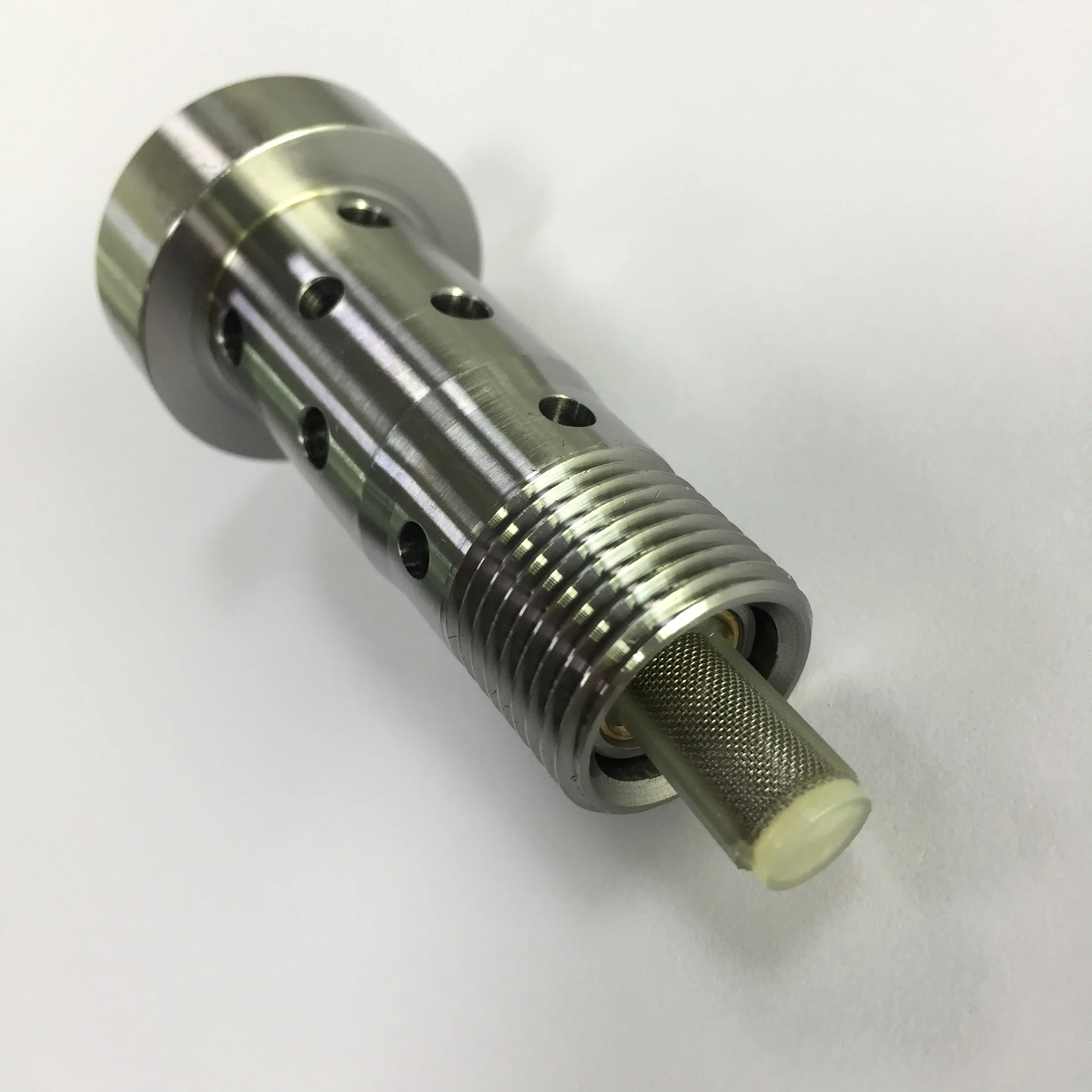 M276 ENGINE VARIABLE OIL CONTROL VALVE A2760500278 2760500278 