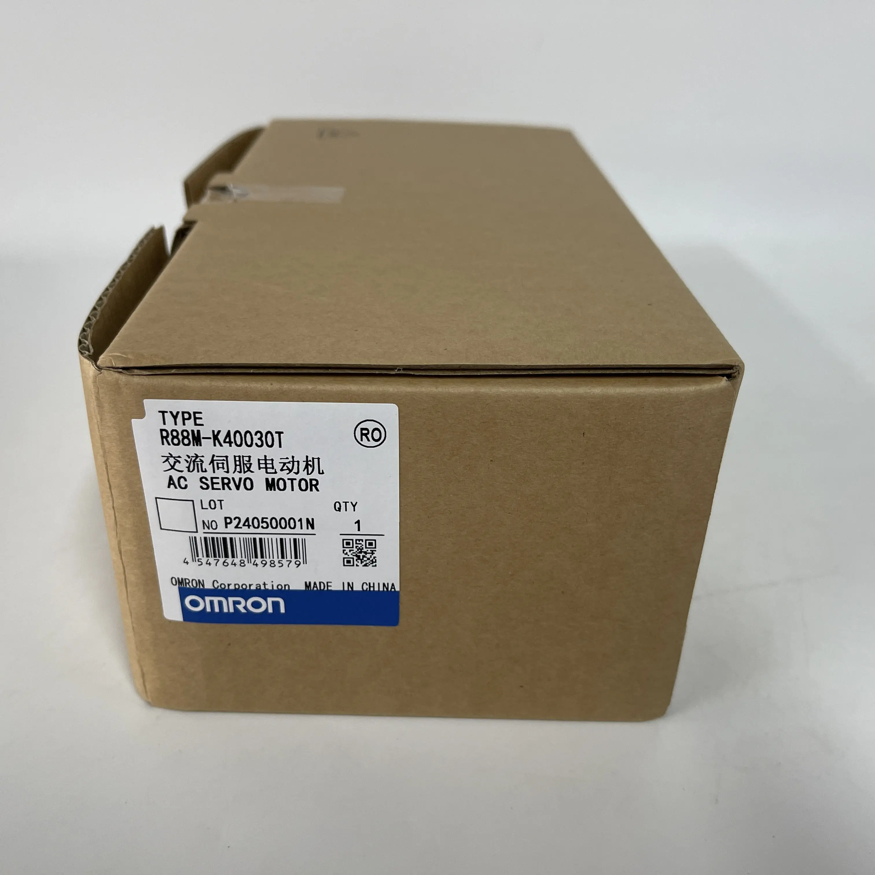 Omron AC Servo Motor R88M-K40030T Omron AC Servo Motor R88M-K40030T